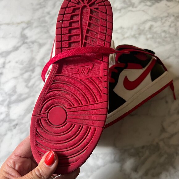 Nike Air Jordan 1 Mid - Sz 2Y Kid - Picture 2 of 3